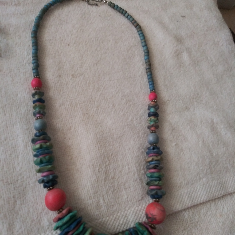 Beaded necklace - Picture 3 of 4